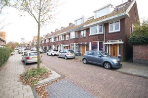 Hugo de Vriesstraat 1b, LEIDEN