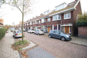 Hugo de Vriesstraat 1a, LEIDEN