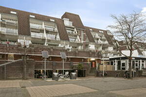 Statendaalder 20, LEIDERDORP