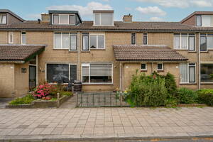 van Hoogstratenlaan 9, Woubrugge