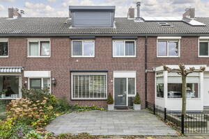 Debussystraat 21, Lisse