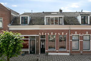 Poelgeeststraat 17, LEIDEN
