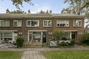 Oranjelaan 22, ZOETERWOUDE