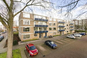 Goudenregenplantsoen 14, Alphen aan den Rijn