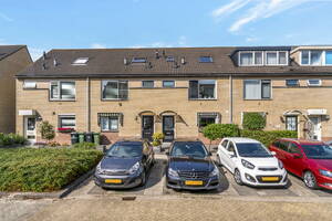 Bronsgroen 35, Zoetermeer