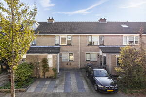 Phia Berghoutlaan 36, Oegstgeest