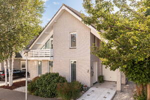 Boterbloemlaan 8, Zoeterwoude