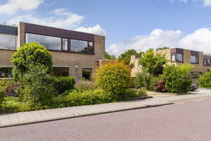 Nassaulaan 122, Zoeterwoude