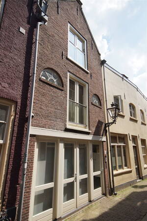 Schapensteeg 4, LEIDEN